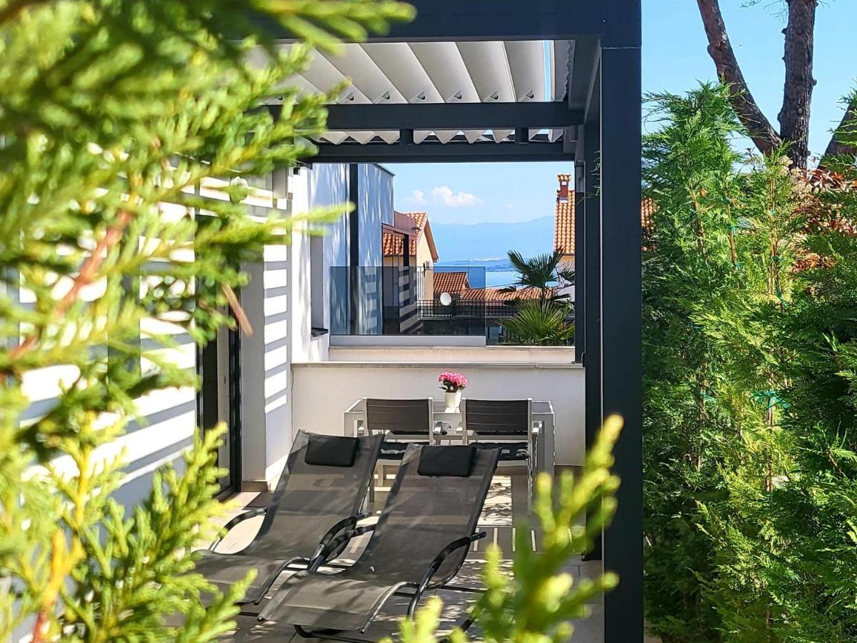 Modern Apartments Elle Malinska Вантачичи Екстериор снимка