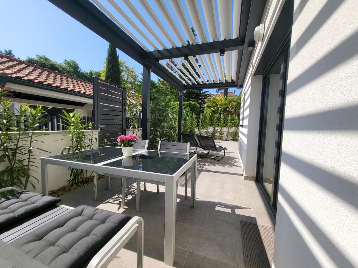 Modern Apartments Elle Malinska Вантачичи Екстериор снимка