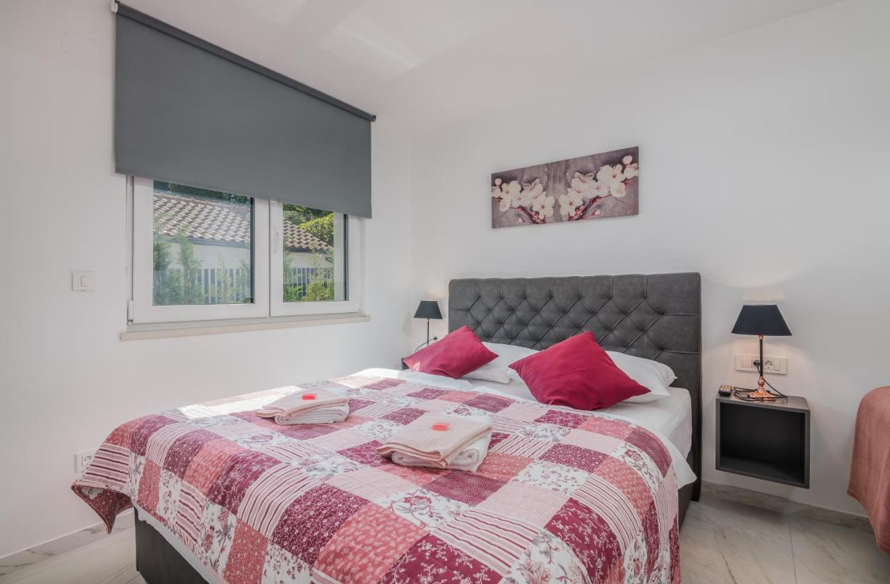 Modern Apartments Elle Malinska Вантачичи Екстериор снимка