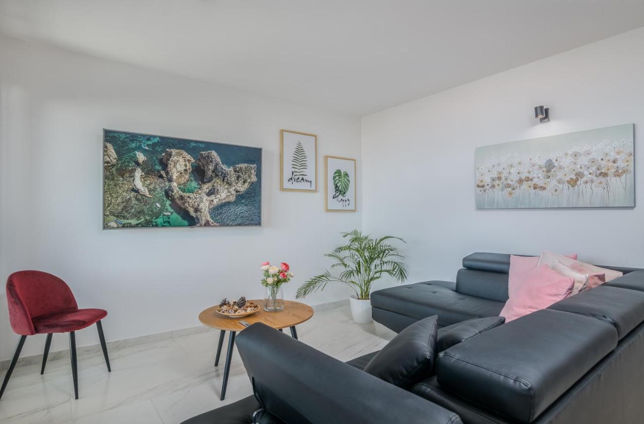 Modern Apartments Elle Malinska Вантачичи Екстериор снимка