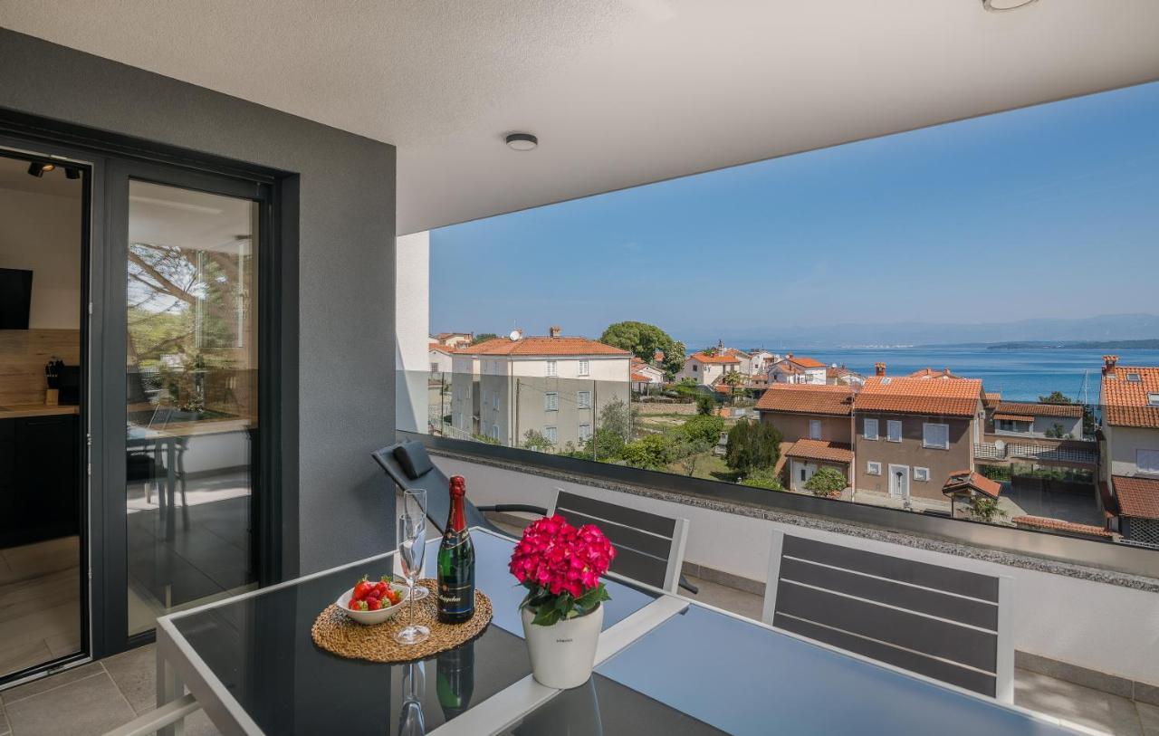 Modern Apartments Elle Malinska Вантачичи Екстериор снимка
