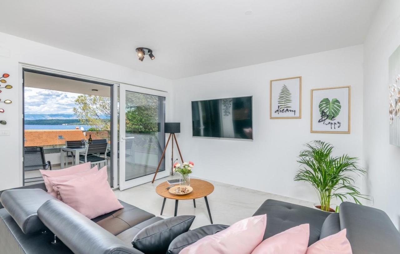 Modern Apartments Elle Malinska Вантачичи Екстериор снимка