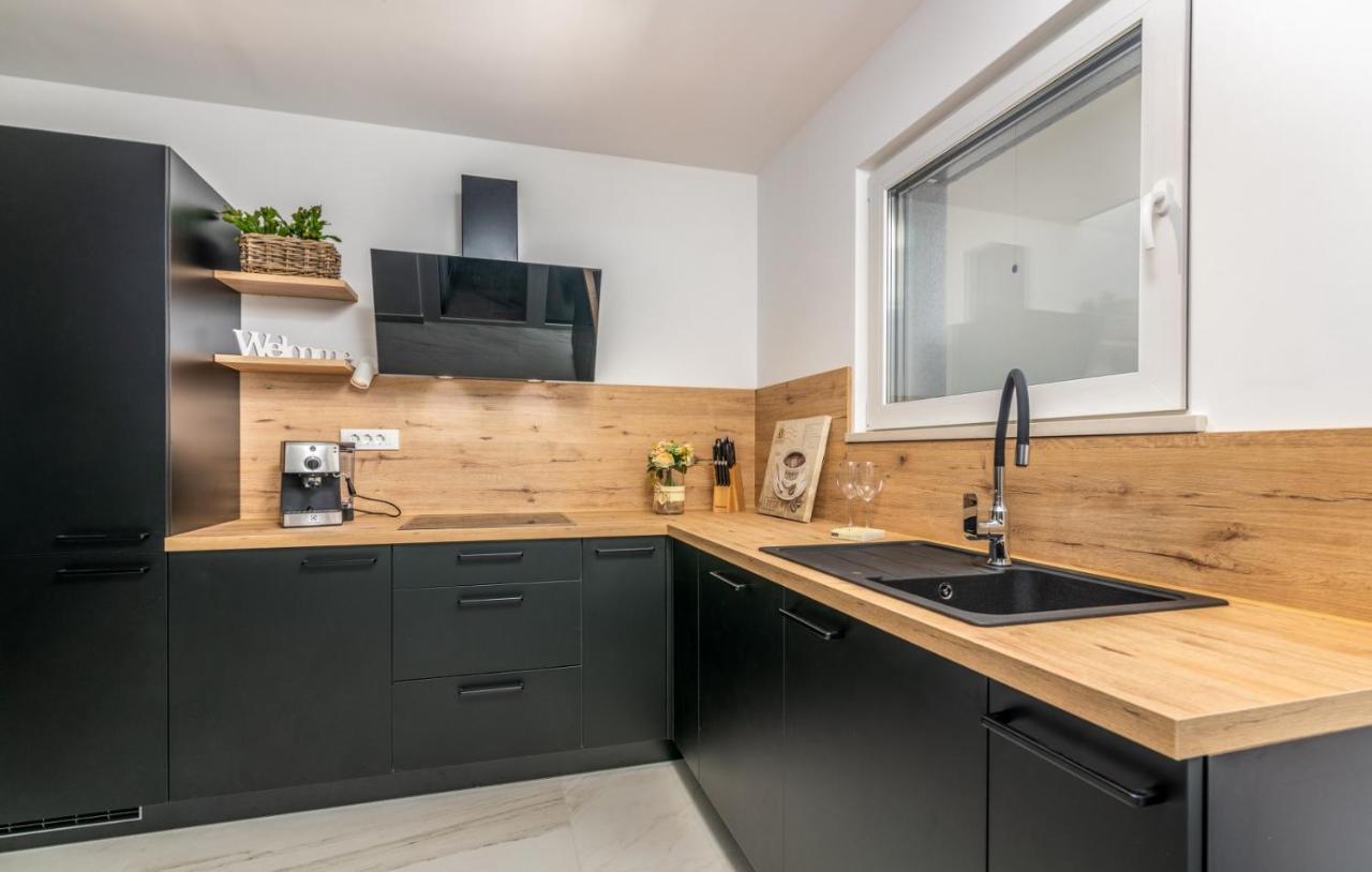Modern Apartments Elle Malinska Вантачичи Екстериор снимка